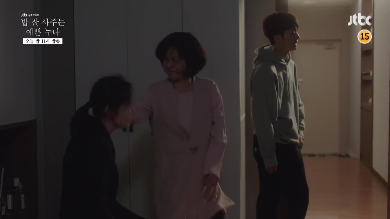 Chị đẹp mua cơm ngon cho tôi tập 10: Chị đẹp bị mẹ thẳng tay đánh vào đầu